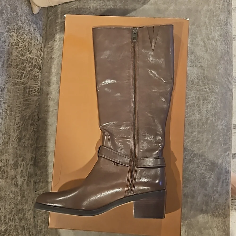Coach Carolina Calf Boots New in Box - Picture 6 of 8